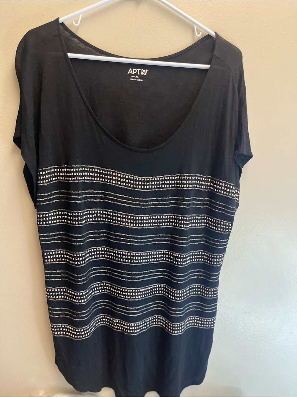 Apt. 9 Black Scoop Neck Short Sleeve Top with Silver Stripe Dots